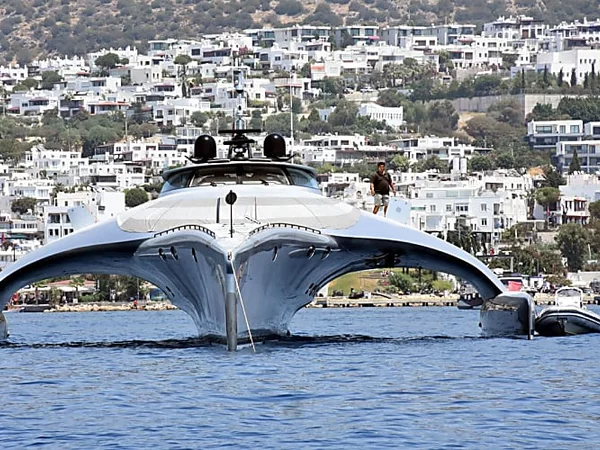 Billionaire Selling the ‘Starfighter’ of Superyachts